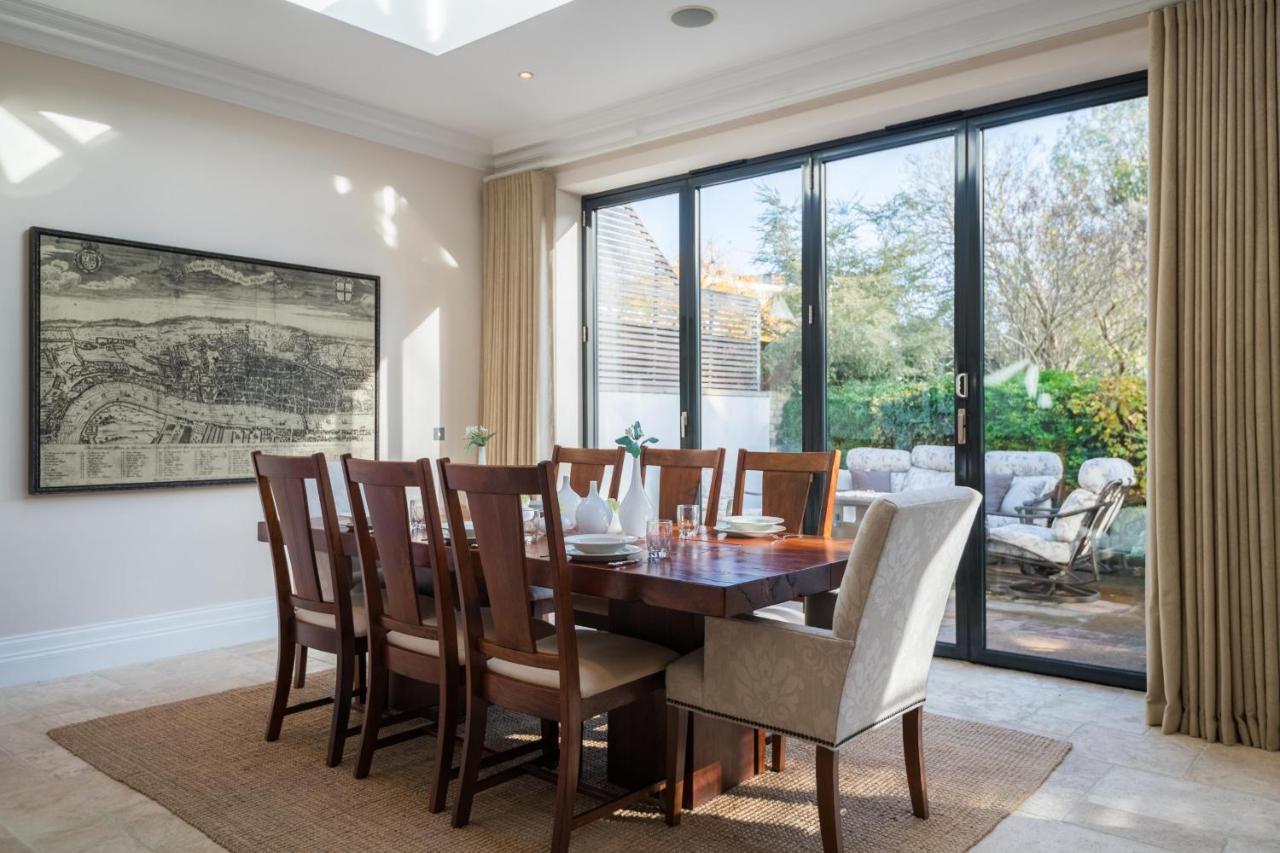 Breathtaking Putney Home With Gorgeous Garden リッチモンド エクステリア 写真