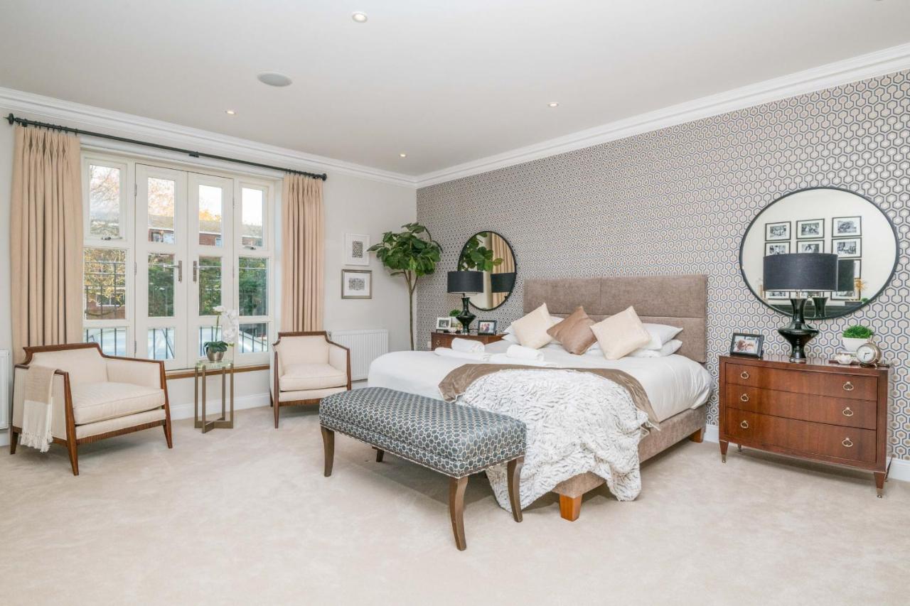 Breathtaking Putney Home With Gorgeous Garden リッチモンド エクステリア 写真