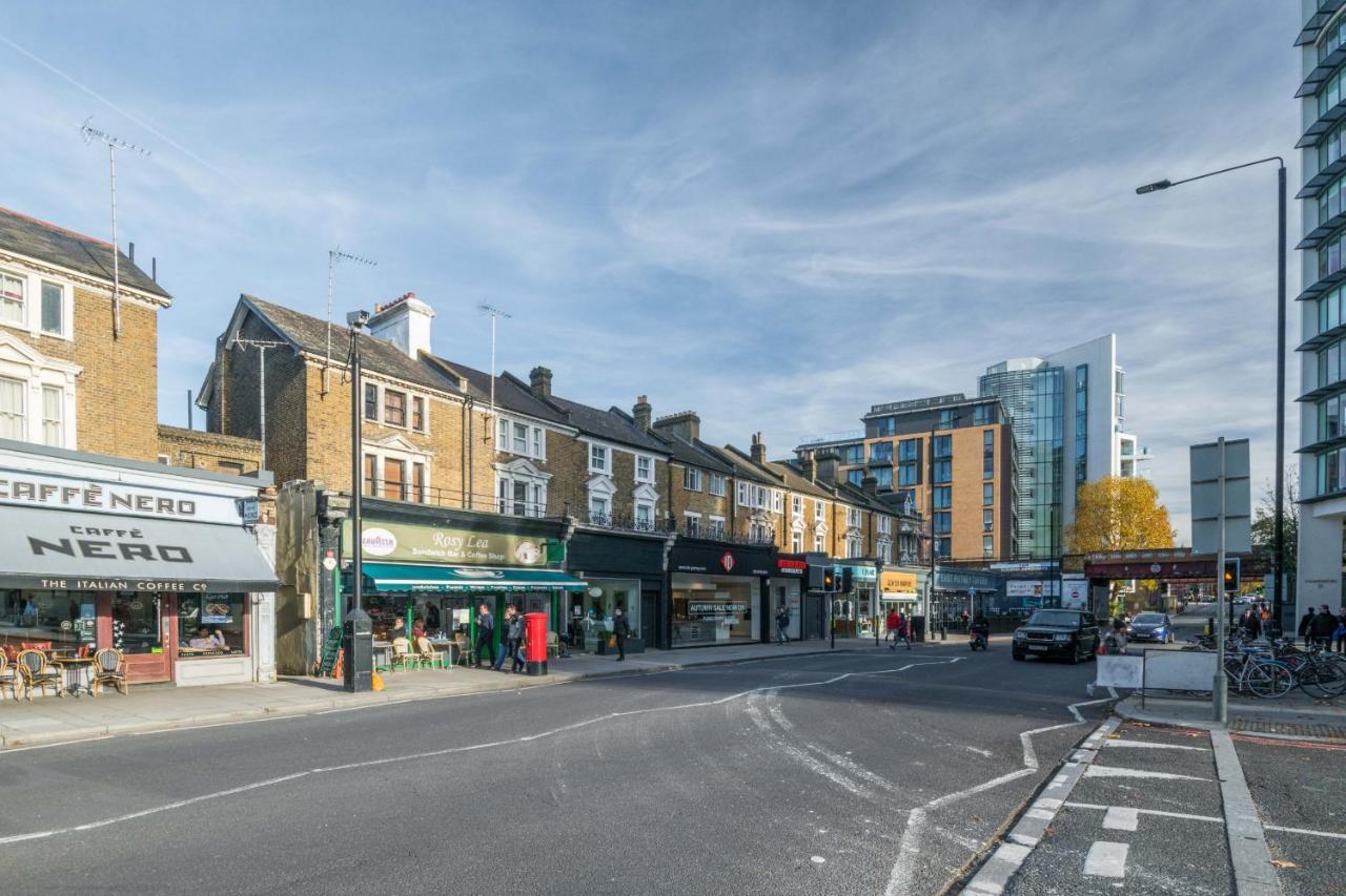 Breathtaking Putney Home With Gorgeous Garden リッチモンド エクステリア 写真