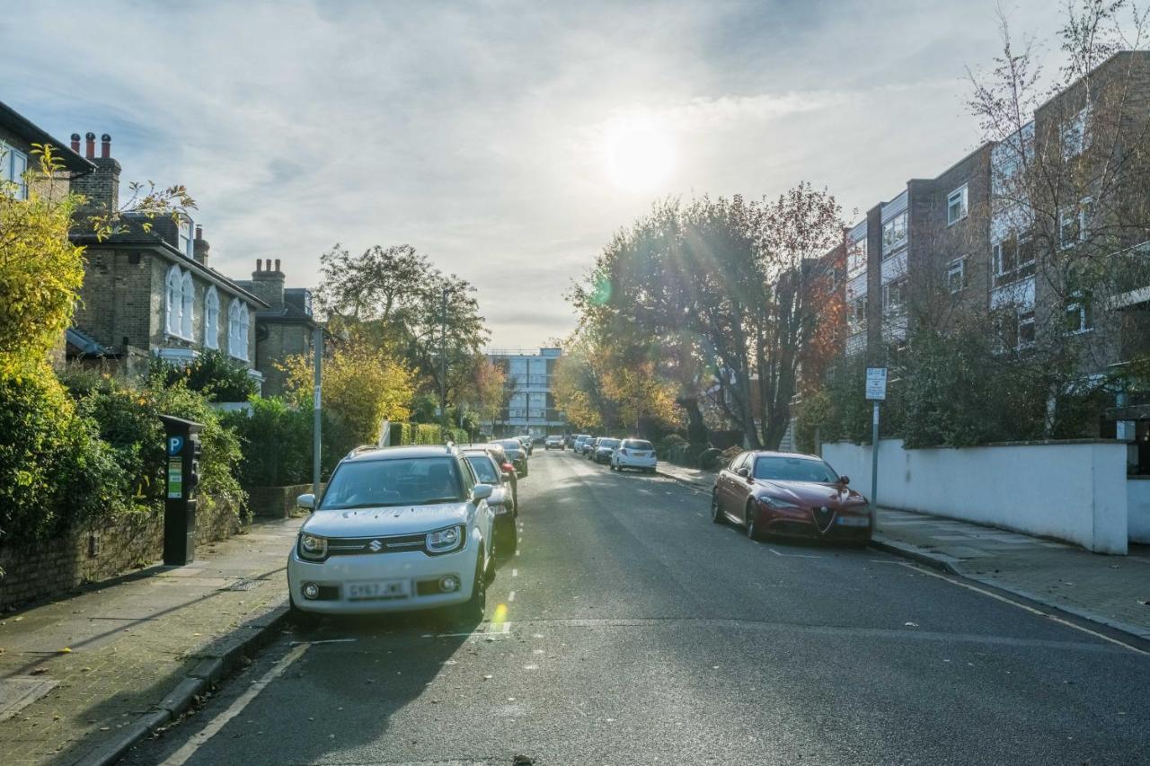Breathtaking Putney Home With Gorgeous Garden リッチモンド エクステリア 写真