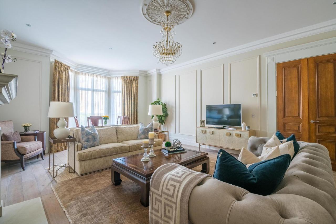 Breathtaking Putney Home With Gorgeous Garden リッチモンド エクステリア 写真