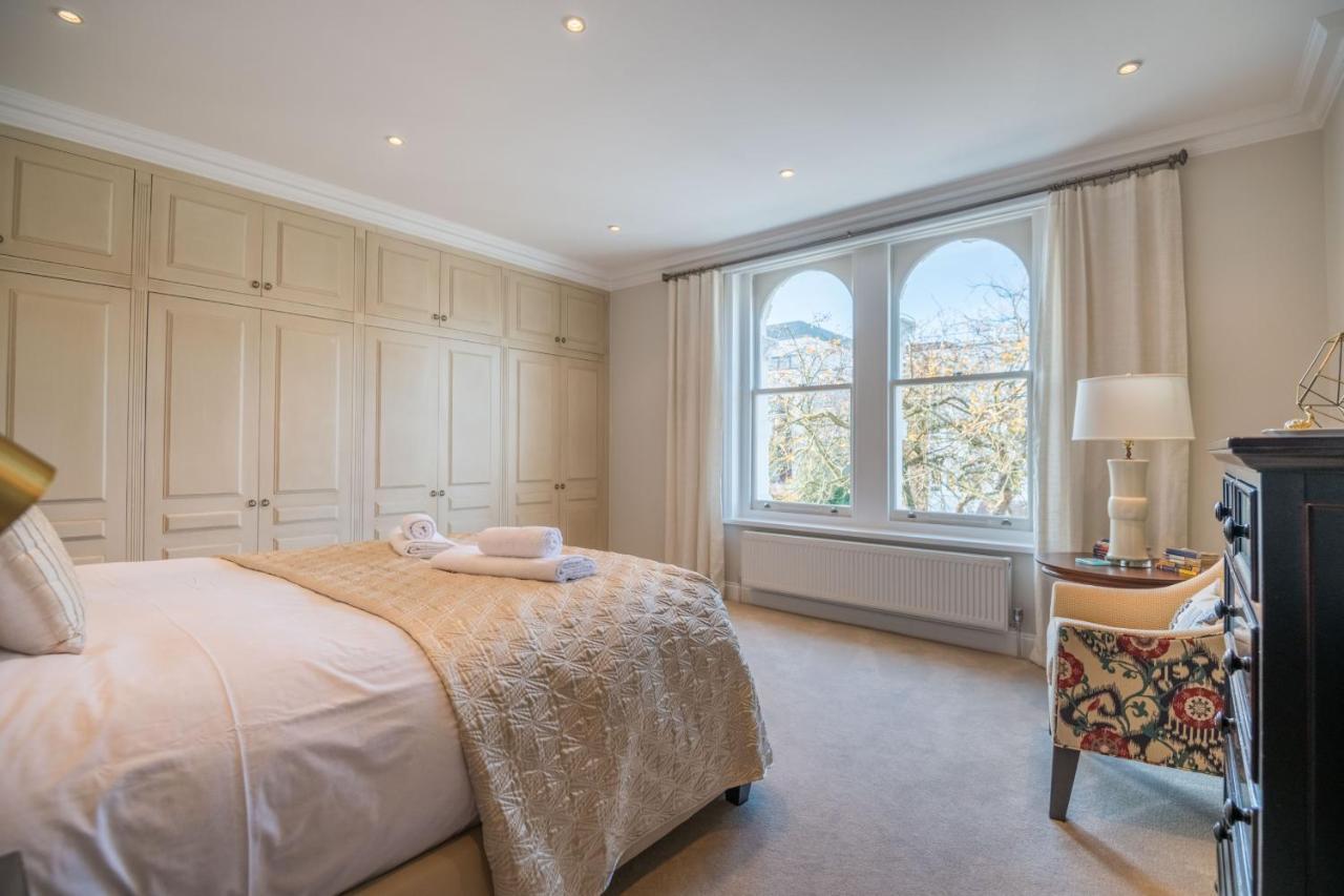 Breathtaking Putney Home With Gorgeous Garden リッチモンド エクステリア 写真